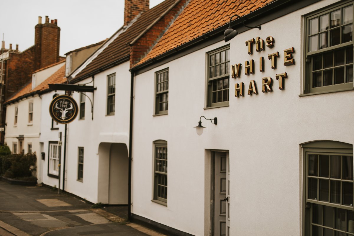 The White Hart - a riverside view